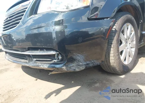 2015 Chrysler Town & Country Touring z USA, uszkodzony, nr VIN 2C4RC1BG6FR655373